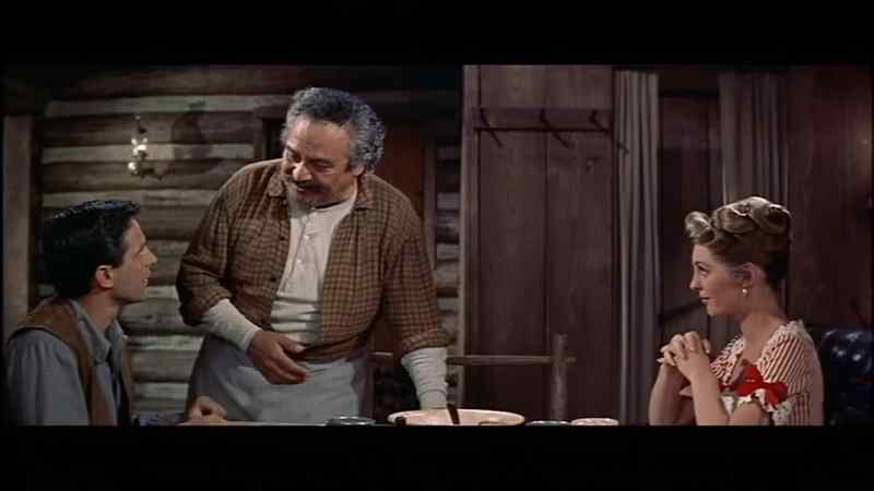 What are you doing? - I have to clean the table, Senor Tony