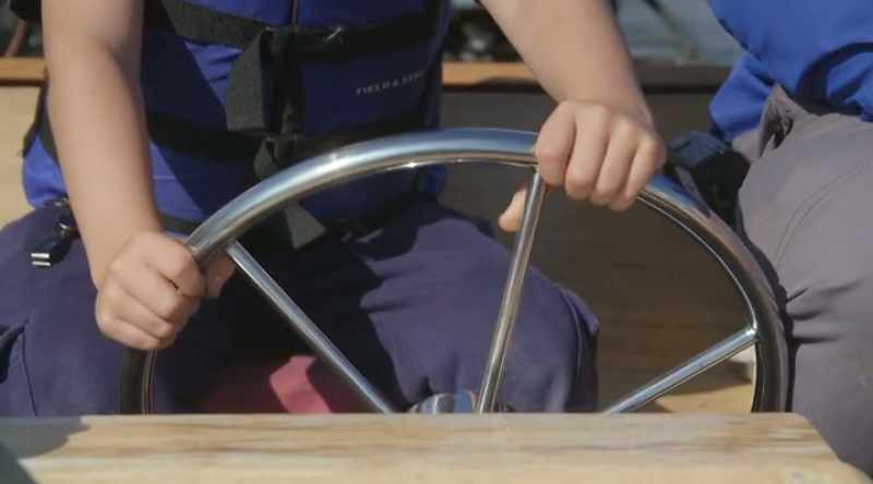 What do you do to stop the boat?