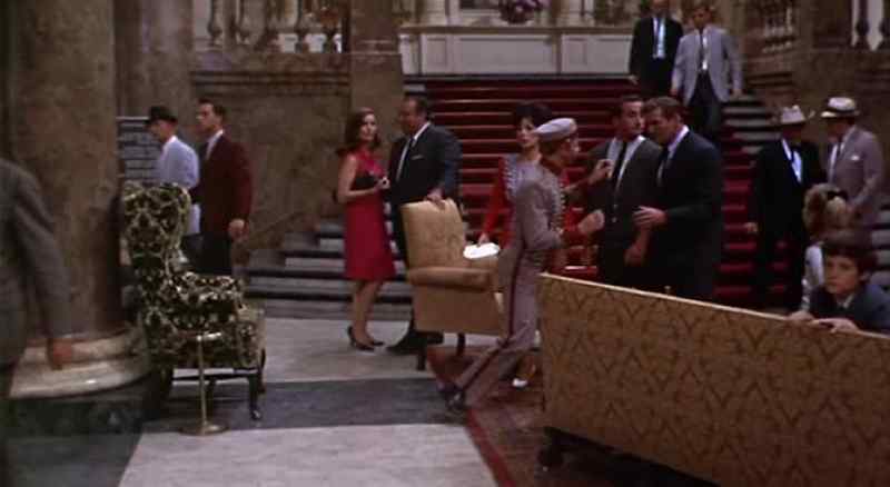 What happened? - It's the elevator