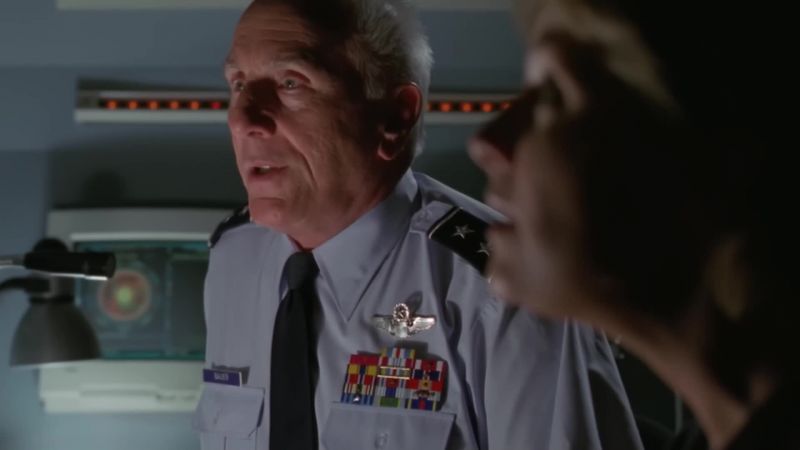 What happened? - The gate shut itself off