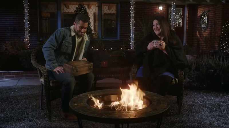 What's in the box? Hm. - Oh, yeah. This?