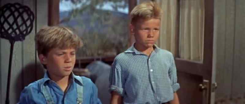 What's the matter, Mom? - Nothing, dear