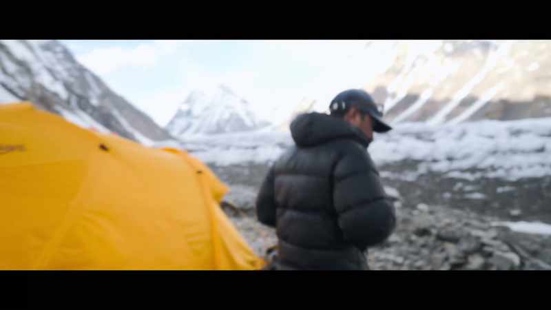 When I arrived at the base camp, those mountaineers were stressed out