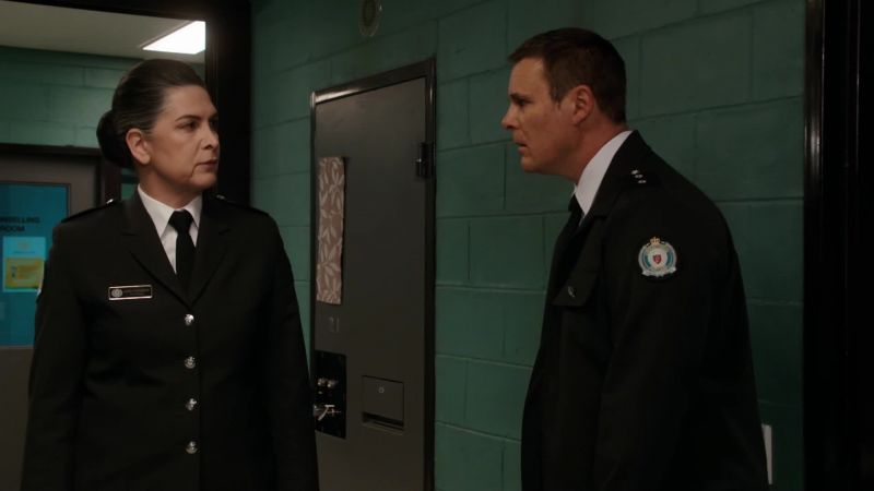 When I entered the unit, theprisoner's door was closed