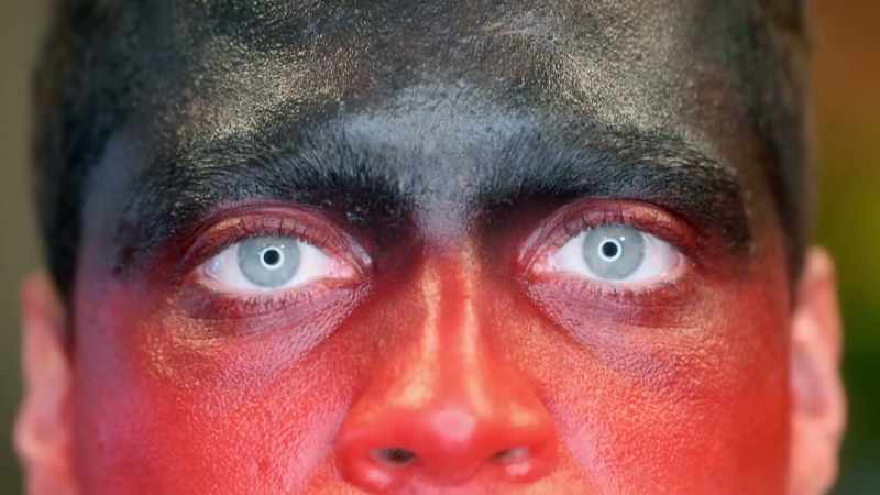 When I look at Sophie's makeup, I see a definite gradient