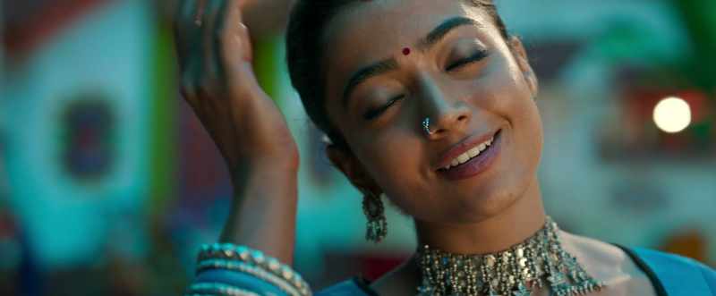When my saree frill slips down
