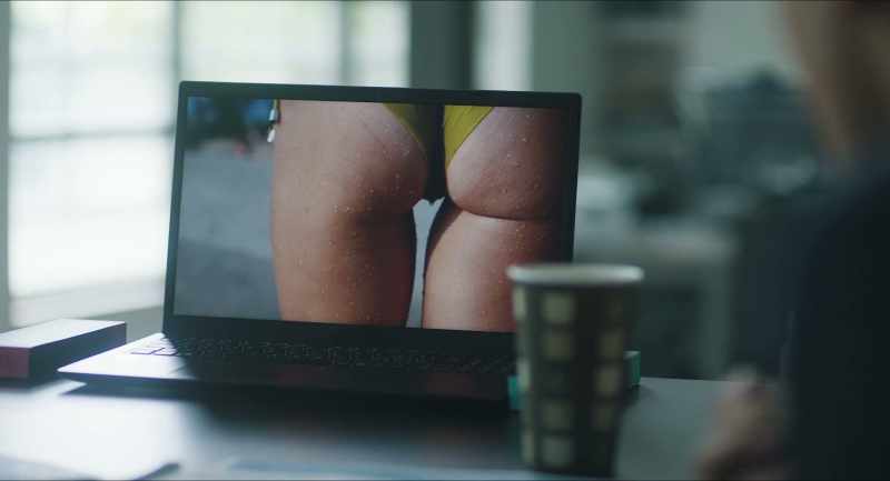 When was the last time you saw a thigh gap like that