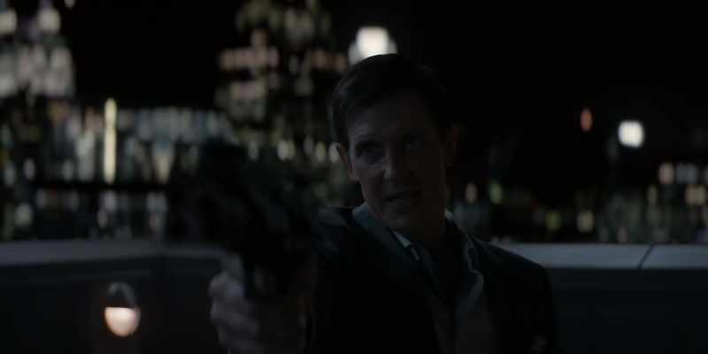 When the light flashes green, his gun will neutralize
