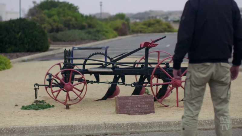 When the local community proposed a memorial to Clarence Smith
