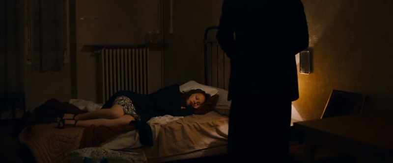 When he went back in, he found her /y/ng on the bed