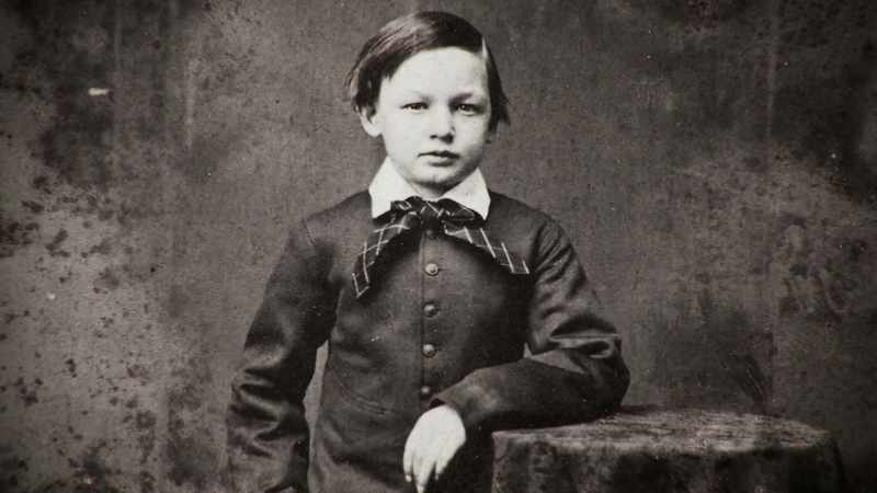When Willie died, Lincoln put his head in his hands