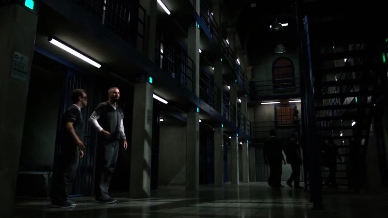 WHERE ARE ALL THE GUARDS? WHAT THE HELL IS HAPPENING?