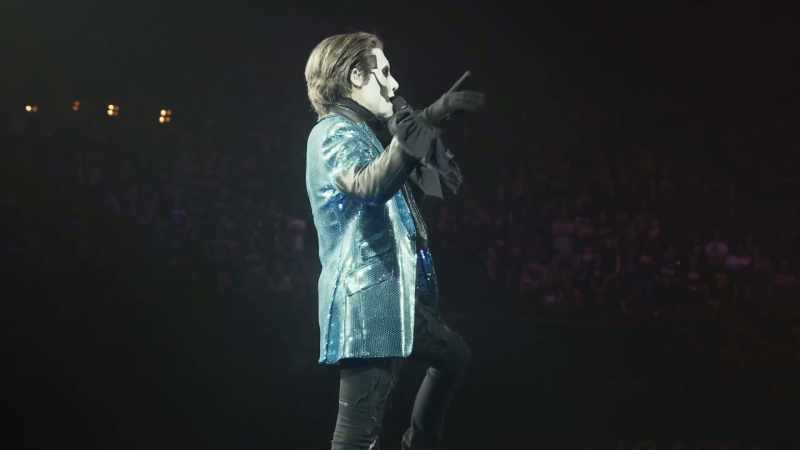 Where I can transform an after-show jacket