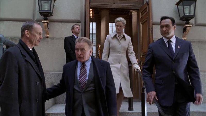 Where is Mrs. Bartlet? - Already inside the car, sir