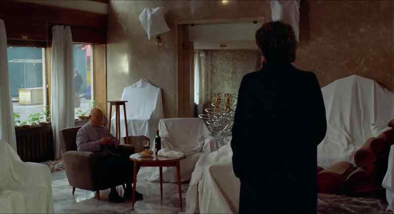 Where is the manager? - (Speaks Italian)