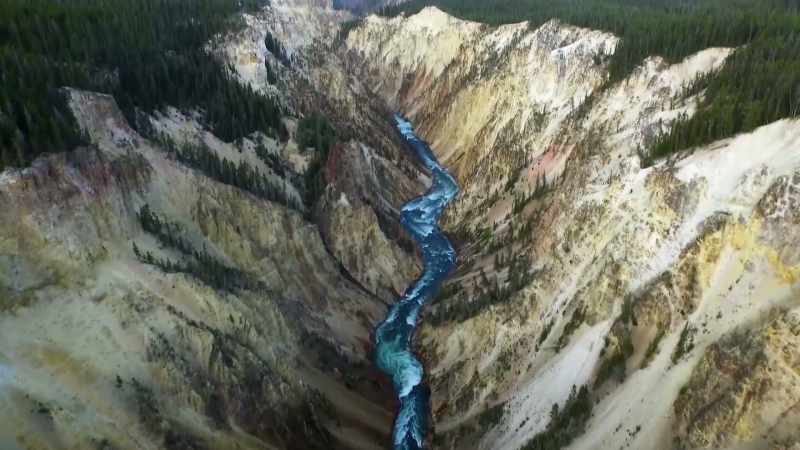 Where these rivers cut through these mountains