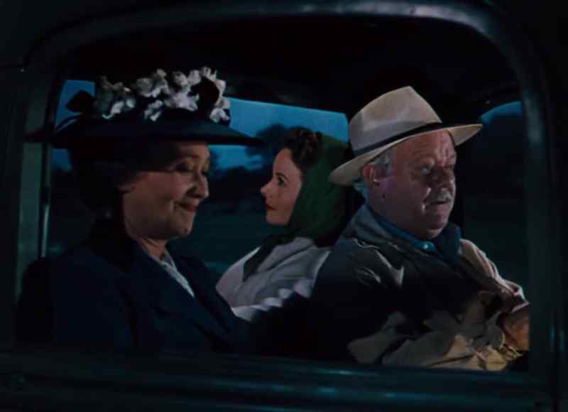 Where's your mincemeat, Ma? - Right here between my feet