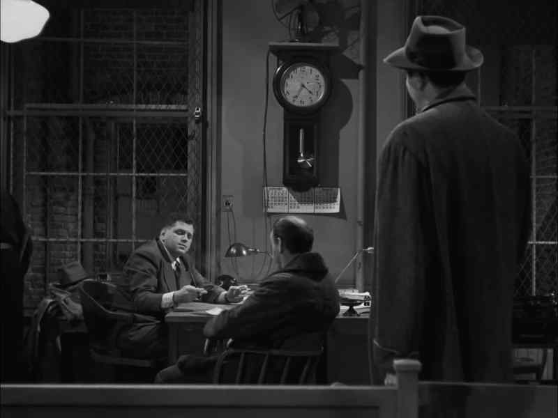 Where's the lieutenant? - Sign this. He's in there