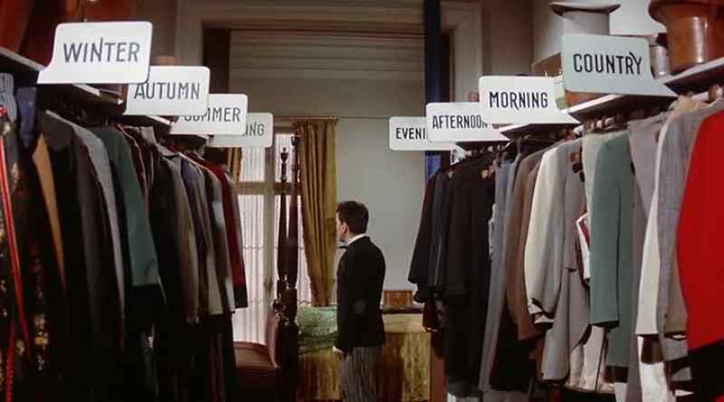 Which clothes does monsieur... I mean, which trunks?