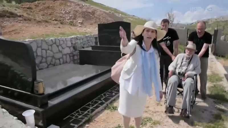 Which grave? -We've arrived. It's here