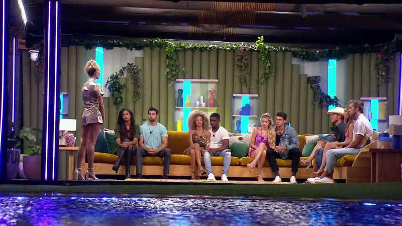 WHICH MEANS ONE COUPLE WILL BE LEAVING THE VILLA IMMEDIATELY
