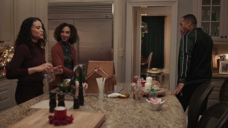 Which one of you is lead decorator this year? - Let's pull straws