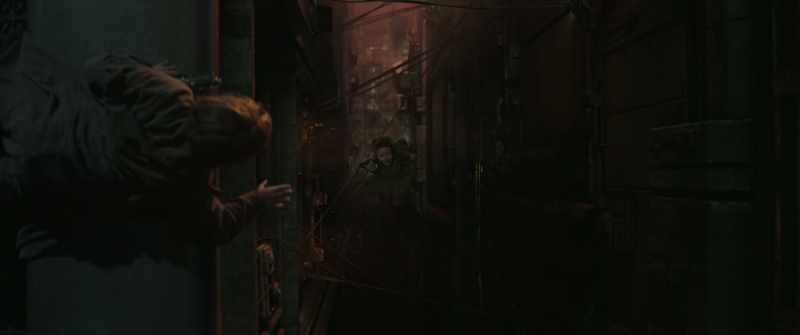 (WHIMPERING) Ben! -Don't let go, Leia