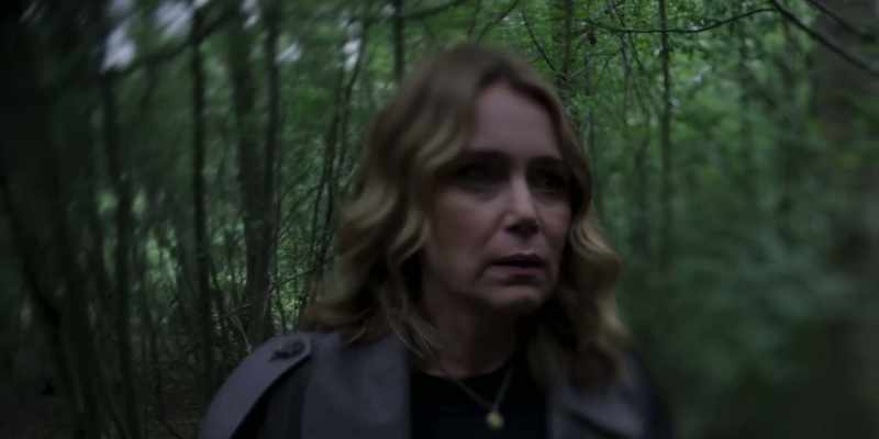 [Whispering] -She hurt me. It was her