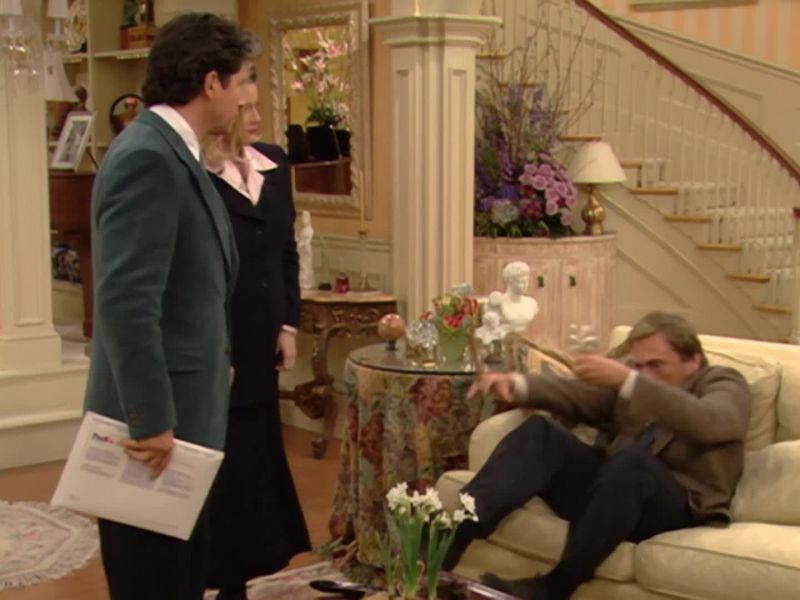 [whispers] Can you believe this? -Niles!