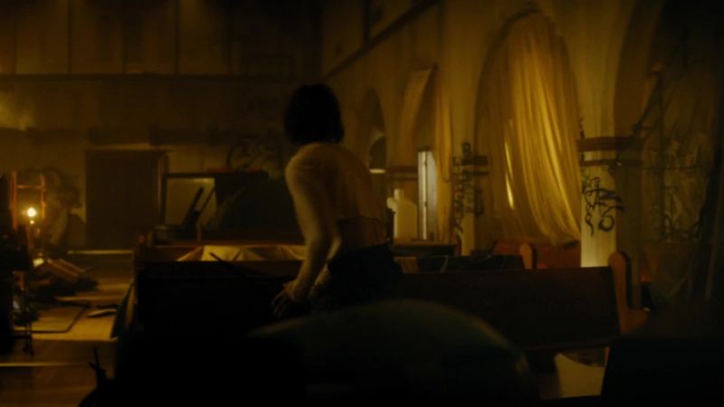 ( whispers ) Gloria?