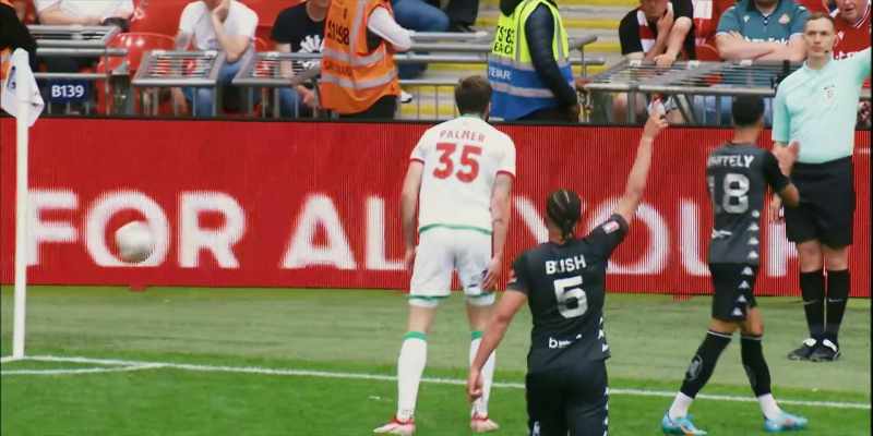 Whiteley winning the throw. - What?