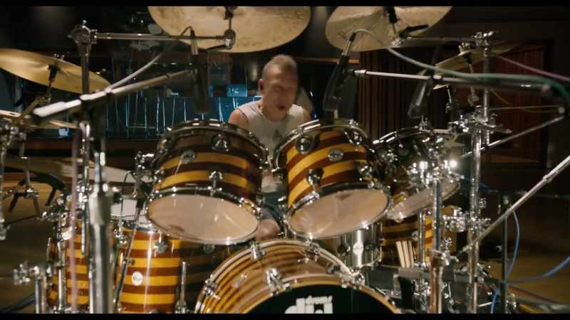 �� Who are you? ♪