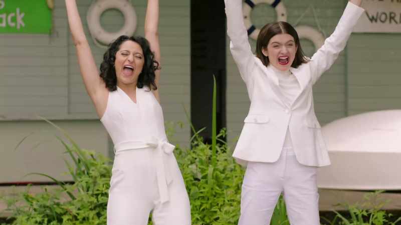 Whoo! Yeah! -Yes! Yeah!