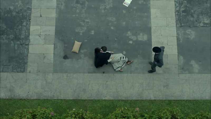 �� Who's in the shadows? ♪
