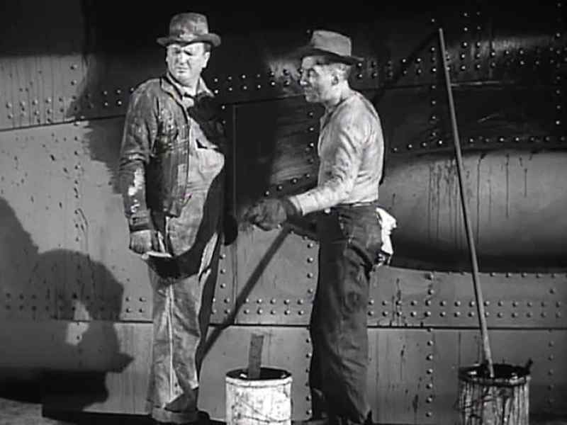 Who's that, the foreman? -I don't know, but I ain't taking chances