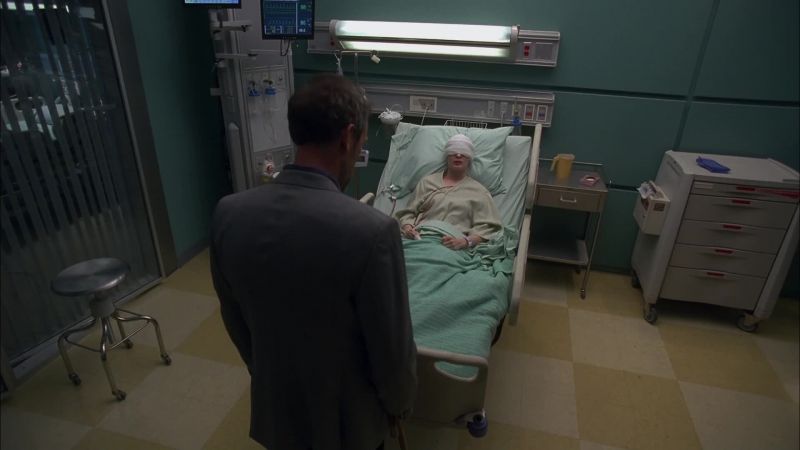 Why are you just standing there, Dr. House?