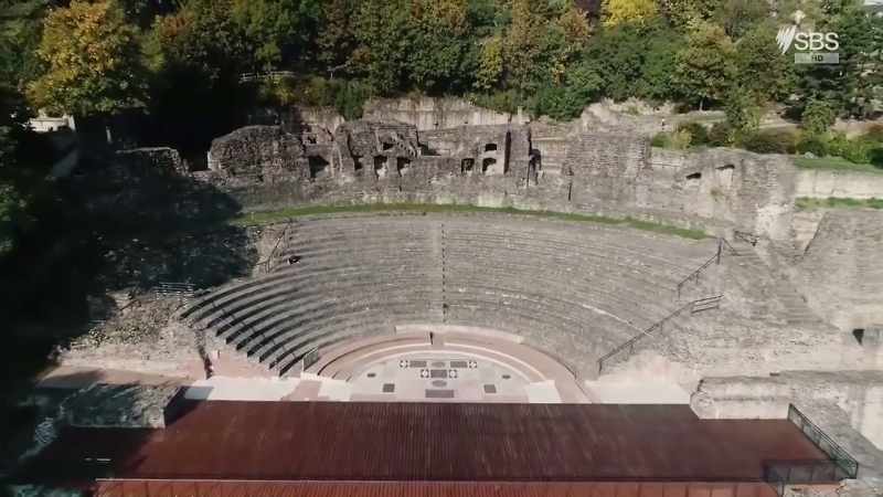 Why did the Romans decide to make Lyon so monumental?