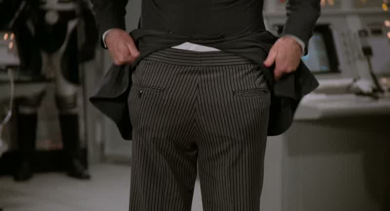 WHY DIDN'T SOMEBODY TELL ME MY ASS WAS SO BIG