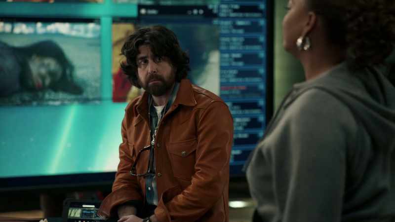 Why... Why are we looking for him? - Rob, tell me you didn't run Vi's date