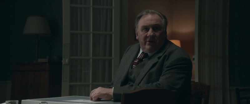 Why would she have rented a dress? - Yes, that, commissioner
