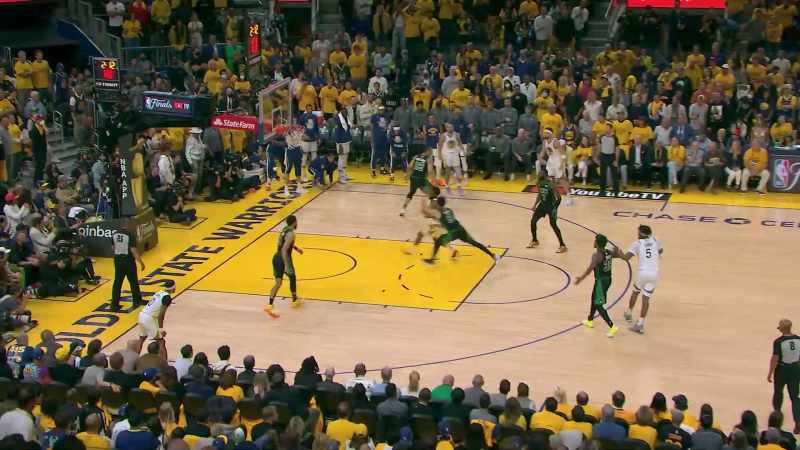 Wiggins drives and finishes! Exclamation point from Andrew Wiggins