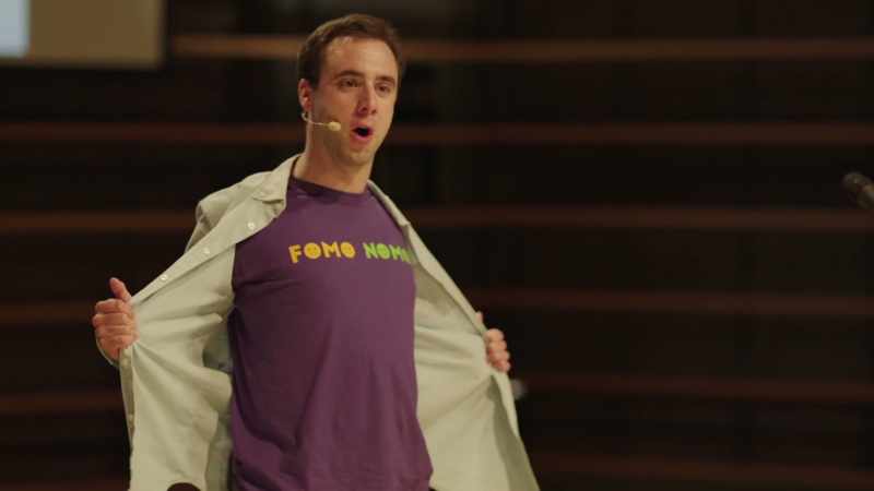 With FOMO NOMO you can seamlessly add yourself