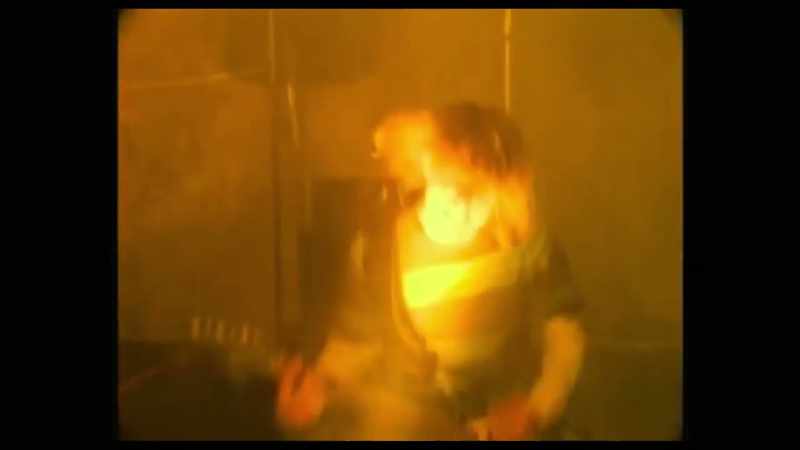 �� With the lights out It's less dangerous ♪