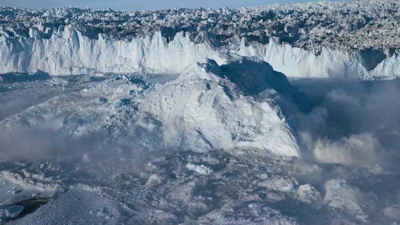 Within 20 minutes, 75 million tons of ice break free