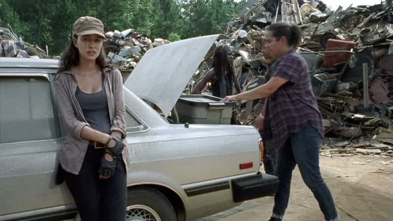 Woman: Guns