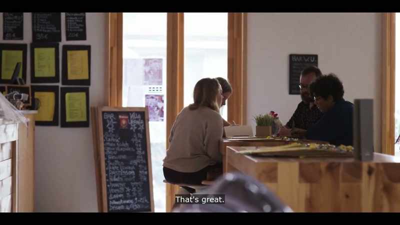 [woman in Spanish]