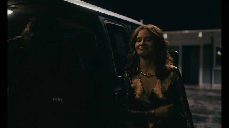 [women laughing]