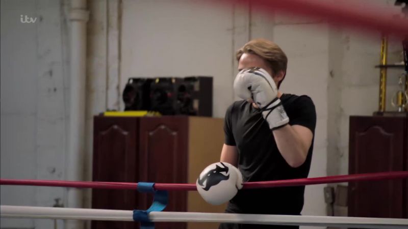 Work the jab, Dad! Work the jab, Dad