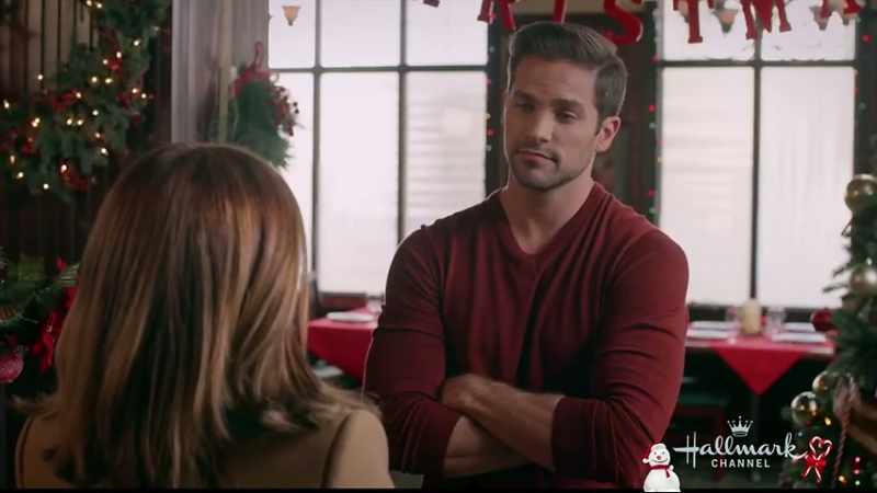 Would you like to be my fake boyfriend for Christmas?