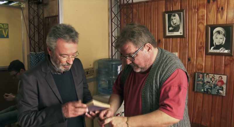 Would you sign this for me? - Sure, of course